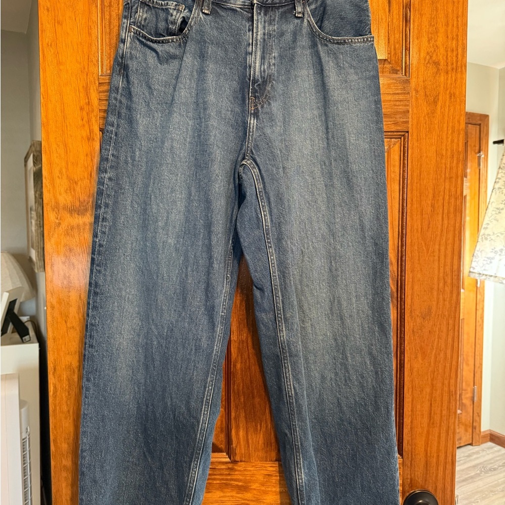 Uniqlo Wide Straight Fit Men's Denim Jeans in Medium Blue